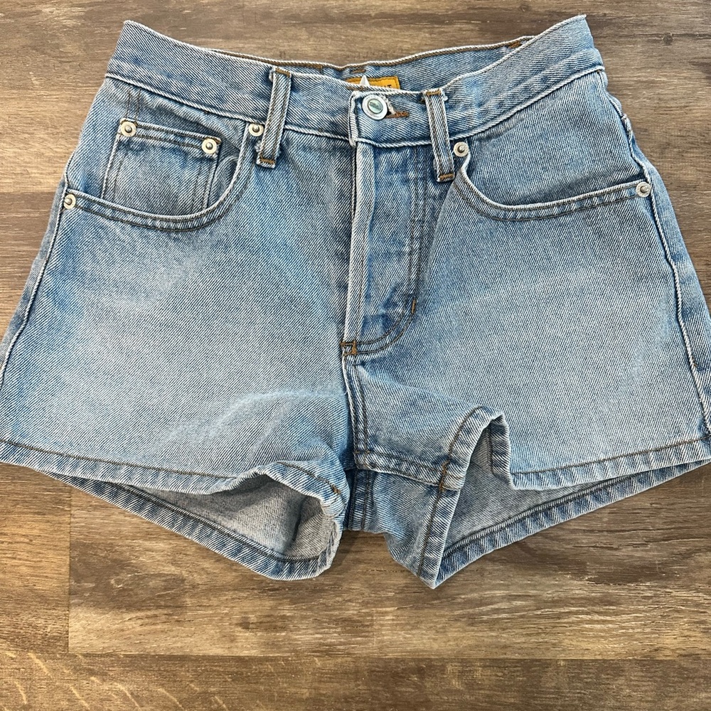 Vintage Shorts - Picture 2 of 3